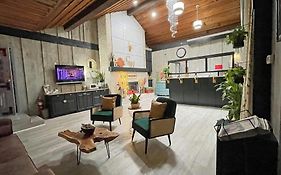 Charles Wesley Motor Lodge Downtown Broken Bow- Hochatown